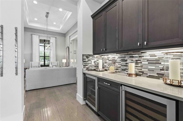 8452 LINDRICK LANE, Bradenton, FL 34202