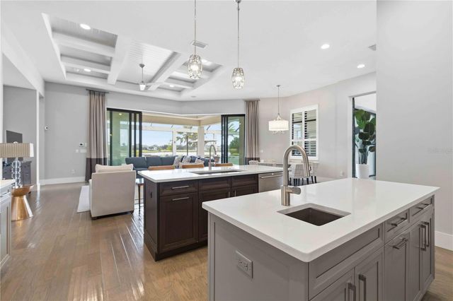 8452 LINDRICK LANE, Bradenton, FL 34202