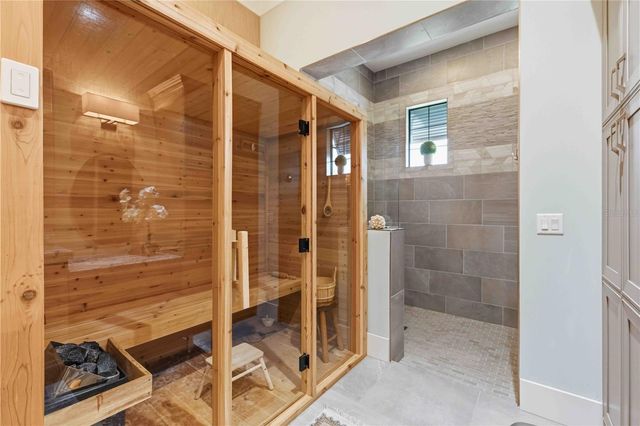 8452 LINDRICK LANE, Bradenton, FL 34202
