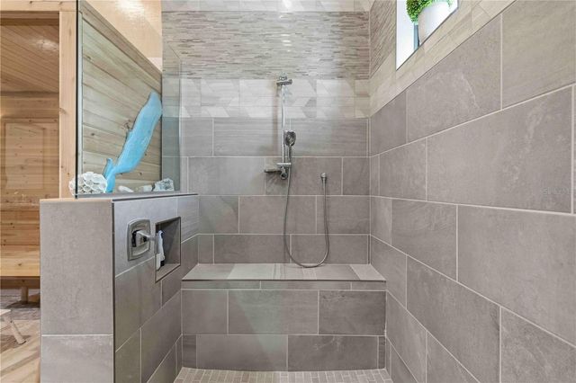 8452 LINDRICK LANE, Bradenton, FL 34202