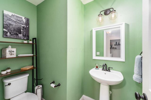 6105 Barclay Court, Canal Winchester, OH 43110
