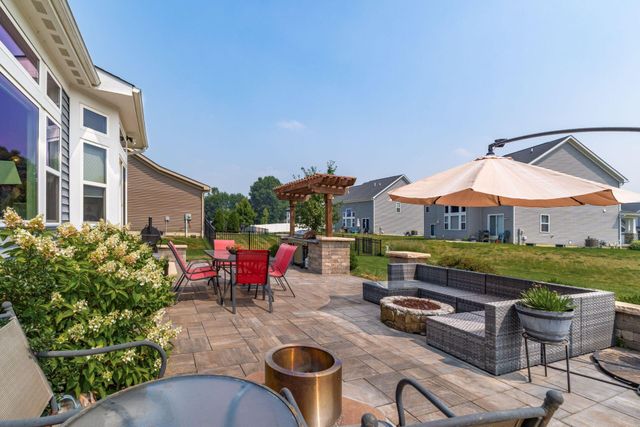 6105 Barclay Court, Canal Winchester, OH 43110