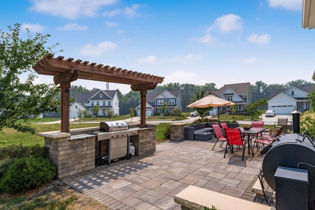 6105 Barclay Court, Canal Winchester, OH 43110