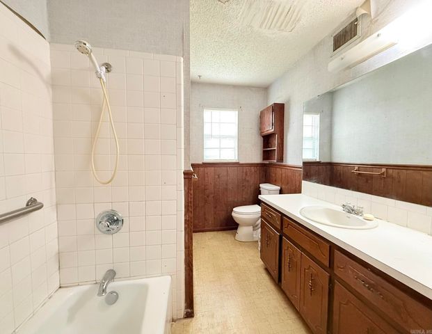 6684 Garvin Drive, Benton, AR 72019