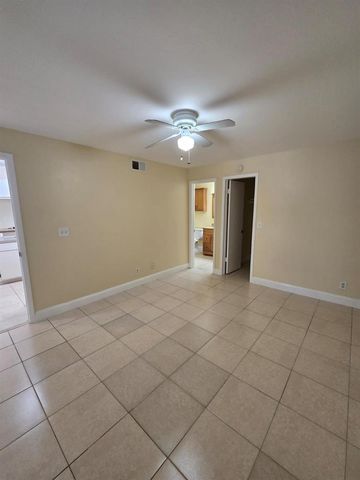 8775 NW 39th Street NW 8775, Sunrise, FL 33351