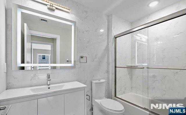 82 W Ruby Avenue C, Palisades Park, NJ 07650