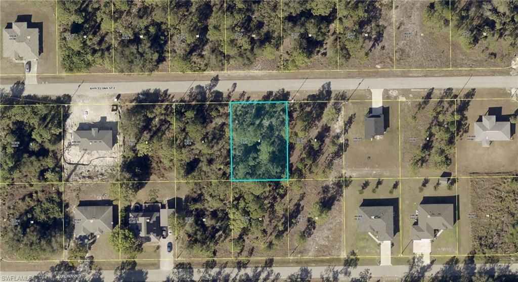 918 Barcelona ST E, LEHIGH ACRES, FL 33974 — exterior
