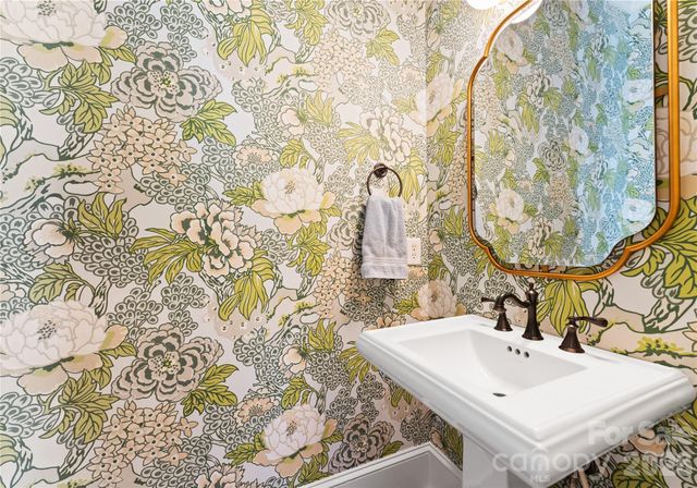 106 Gammon Point Court, Mooresville, NC 28117