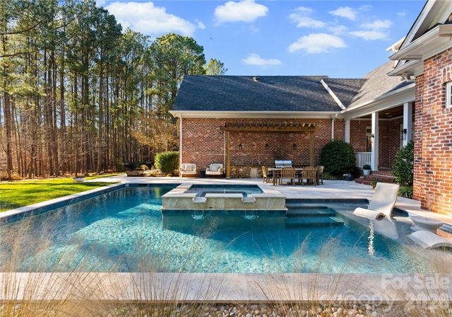 106 Gammon Point Court, Mooresville, NC 28117