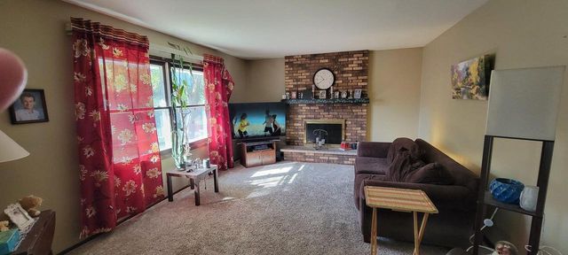 15199 W Fenway COURT, New Berlin, WI 53151