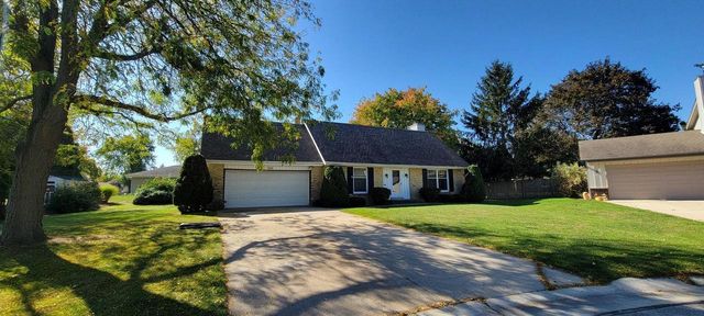 15199 W Fenway COURT, New Berlin, WI 53151