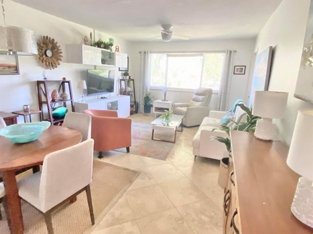 2566 Garden Drive S 306, Lake Worth, FL 33461