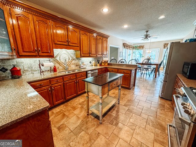 746 Highway 18 W, Barnesville, GA 30204