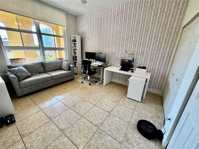 3001 NE 185th St 514, Aventura, FL 33180