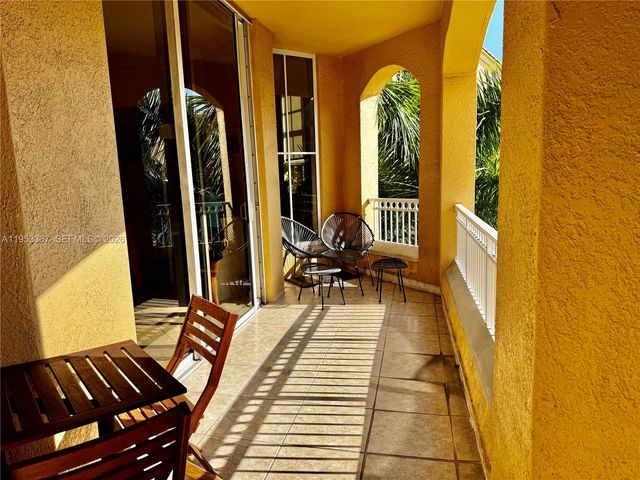 3001 NE 185th St 514, Aventura, FL 33180