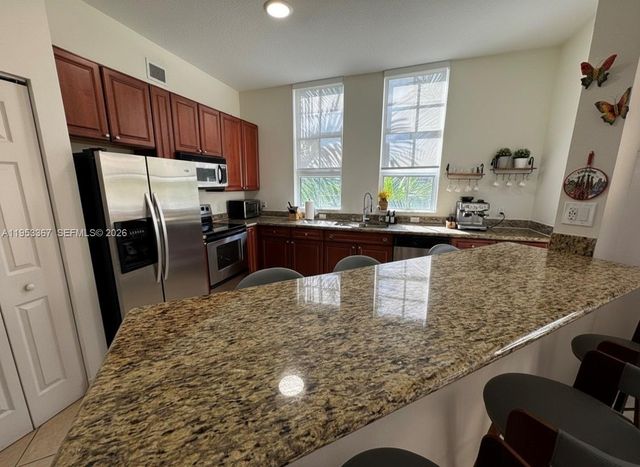 3001 NE 185th St 514, Aventura, FL 33180