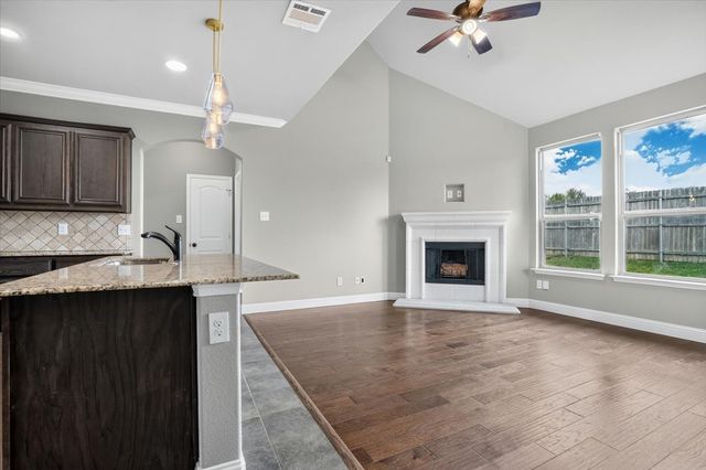 1626 Hawthorne Street, Cleburne, TX 76033