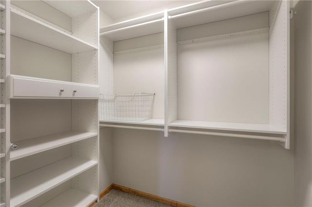 2705 S Breckenridge Drive, Independence, MO 64055