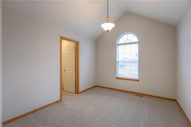 2705 S Breckenridge Drive, Independence, MO 64055