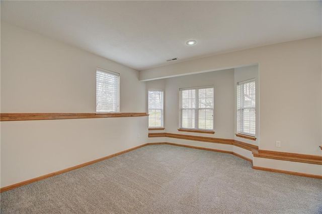 2705 S Breckenridge Drive, Independence, MO 64055