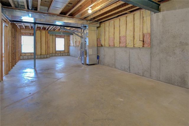 2705 S Breckenridge Drive, Independence, MO 64055