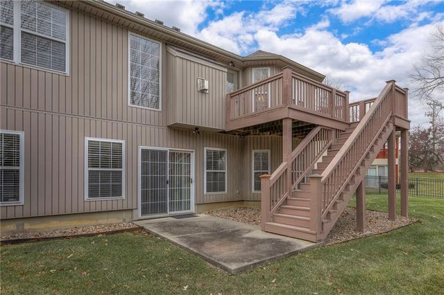 2705 S Breckenridge Drive, Independence, MO 64055