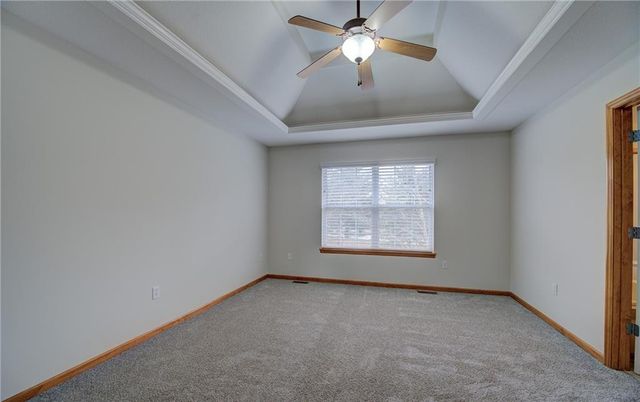 2705 S Breckenridge Drive, Independence, MO 64055