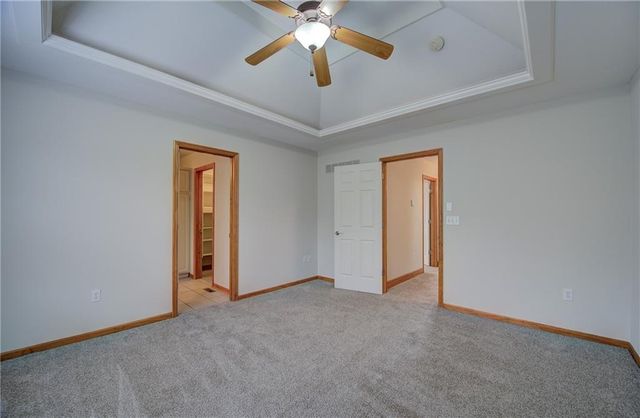 2705 S Breckenridge Drive, Independence, MO 64055