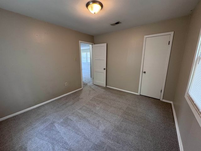 2929 E Idlewild Dr., Wichita, KS 67216