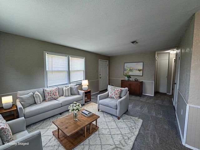 2929 E Idlewild Dr., Wichita, KS 67216