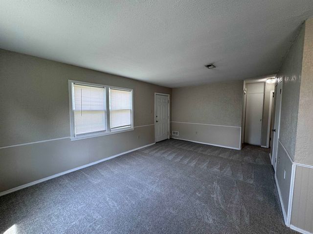 2929 E Idlewild Dr., Wichita, KS 67216