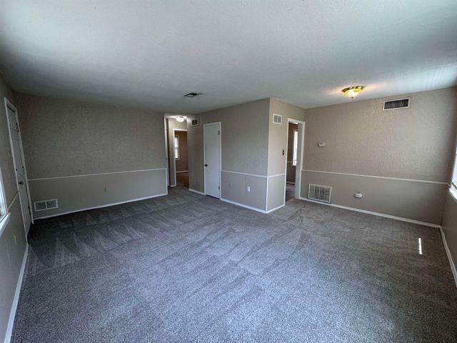 2929 E Idlewild Dr., Wichita, KS 67216