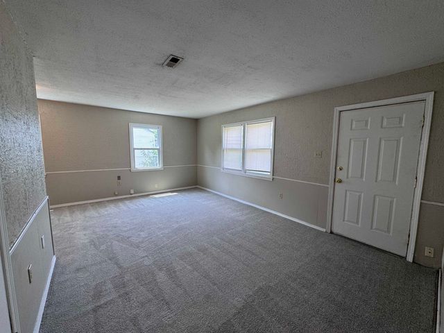 2929 E Idlewild Dr., Wichita, KS 67216