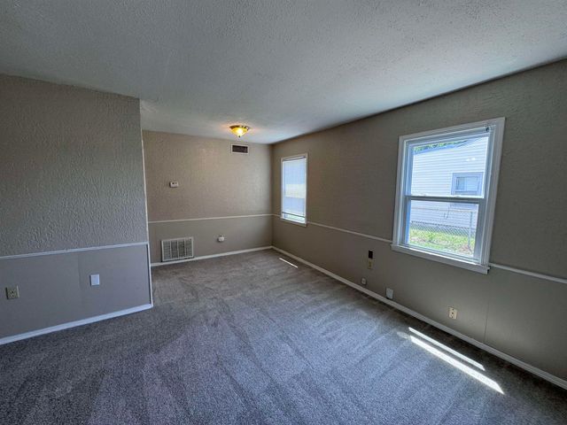 2929 E Idlewild Dr., Wichita, KS 67216