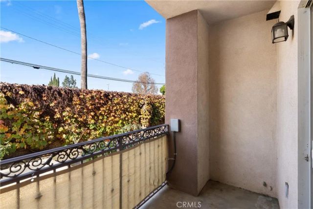 17888 Alburtis Avenue A102-2, Artesia, CA 90701