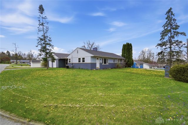 818 Brookwood Drive, Bellefontaine, OH 43311