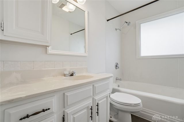818 Brookwood Drive, Bellefontaine, OH 43311