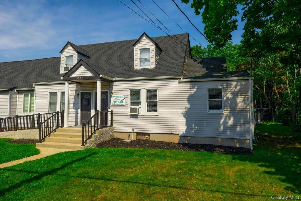 256 N Wellwood Avenue, Lindenhurst, NY 11757 — photo 2