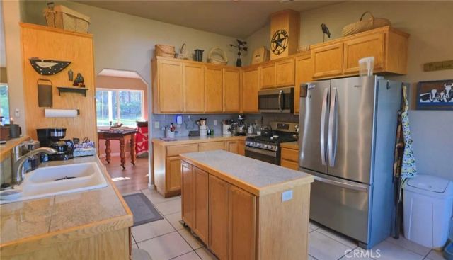 5328 Woodland Dr, Yreka, CA 96097