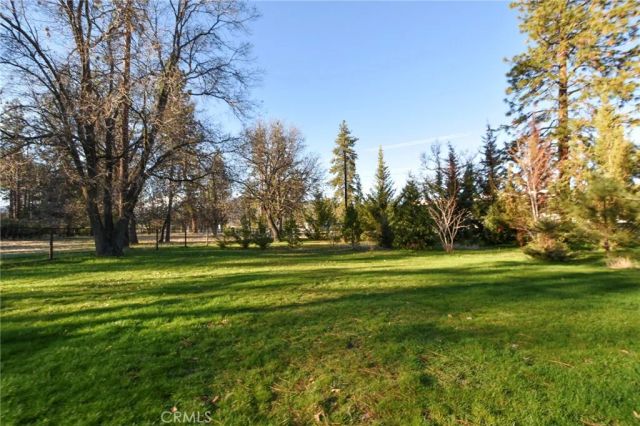5328 Woodland Dr, Yreka, CA 96097