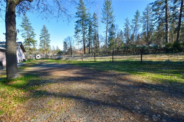 5328 Woodland Dr, Yreka, CA 96097