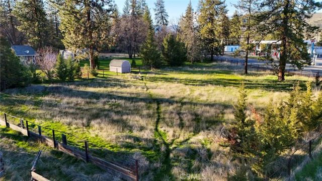 5328 Woodland Dr, Yreka, CA 96097