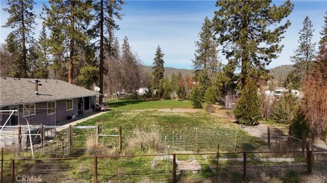 5328 Woodland Dr, Yreka, CA 96097