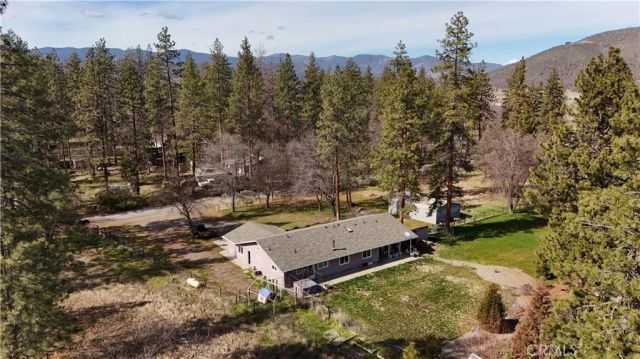 5328 Woodland Dr, Yreka, CA 96097
