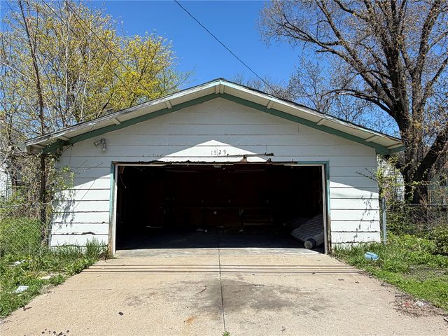 1529 6th Avenue SE, Cedar Rapids, IA 52403