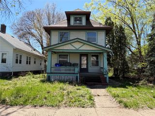 1529 6th Avenue SE, Cedar Rapids, IA 52403