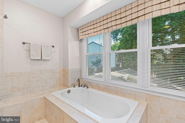 13645 UNION VILLAGE CIR, Clifton, VA 20124