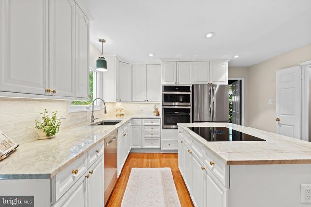 13645 UNION VILLAGE CIR, Clifton, VA 20124