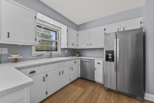 537 N 114th STREET, Wauwatosa, WI 53226