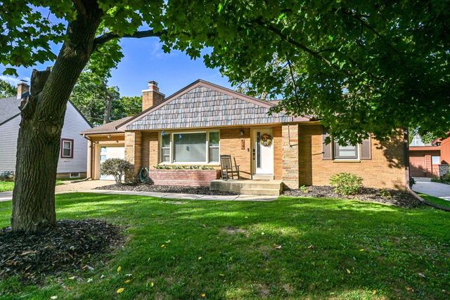 537 N 114th STREET, Wauwatosa, WI 53226